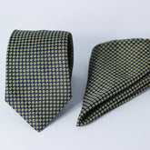 THE NAVY POLKA POCKET SQUARE & TIE SET