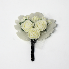 THE OFF WHITE BOUQUET BOUTONNIERE