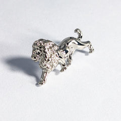 THE KING'S ROAR SILVER BROOCH