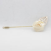 CREAM GOLD LEAF LAPEL PIN