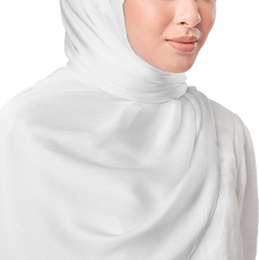 SNOW WHITE CRINKLE SILK SCARF