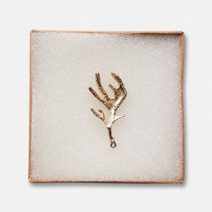 Gold Metal Horns Lapel Pin