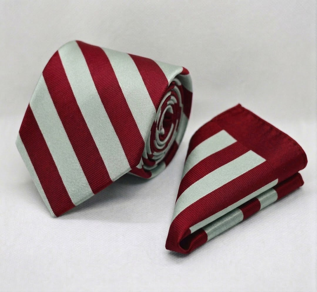 CLASSIC SILVER AND RED TIE AND POCKET SQUARE SET