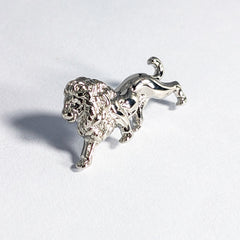 THE KING'S ROARD SILVER BROOCH