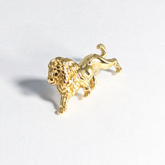 THE KING'S ROARD GOLD BROOCH