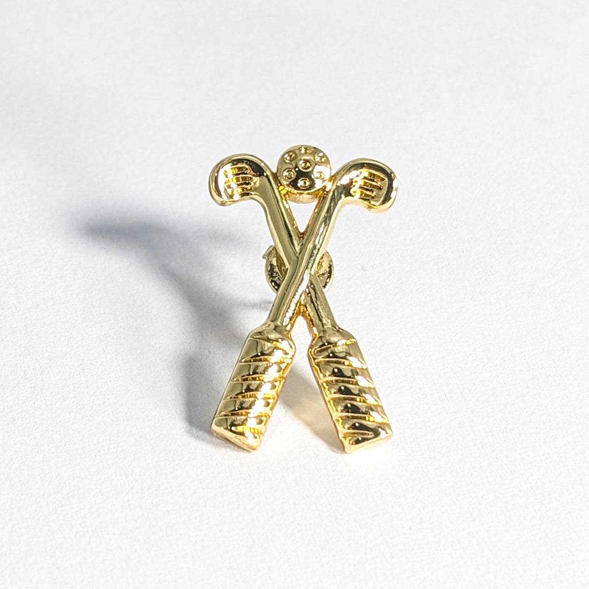 GOLFER'S GOLD BROOCH