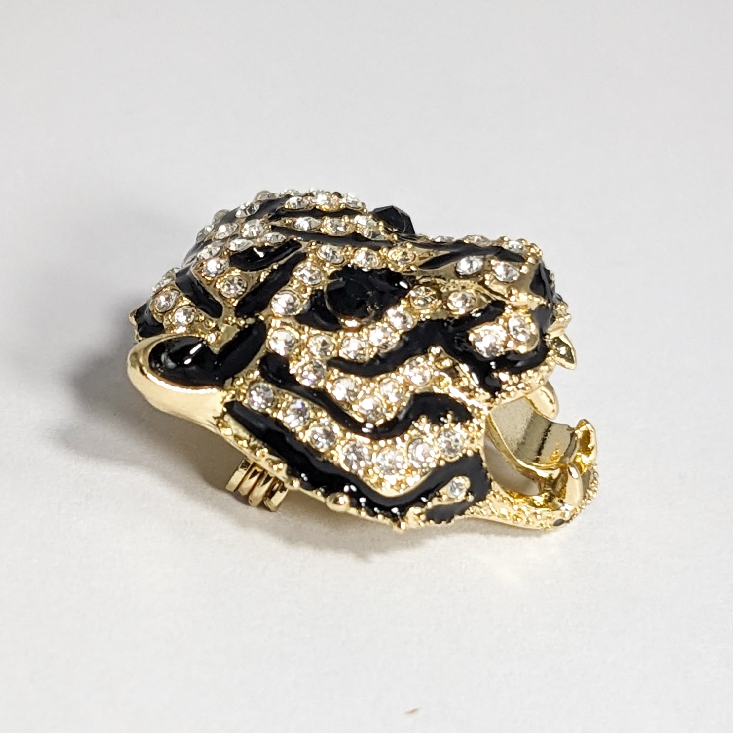 FEARLESS STARE TIGER PIN