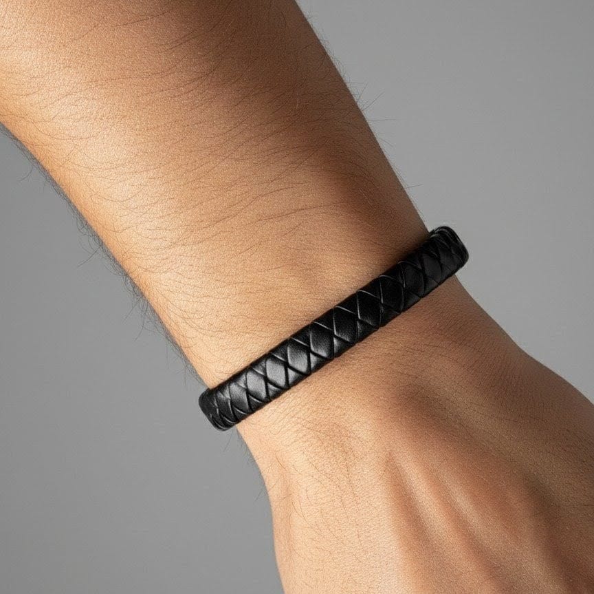 BLACK BRAIDED CLASSIC BRACELET