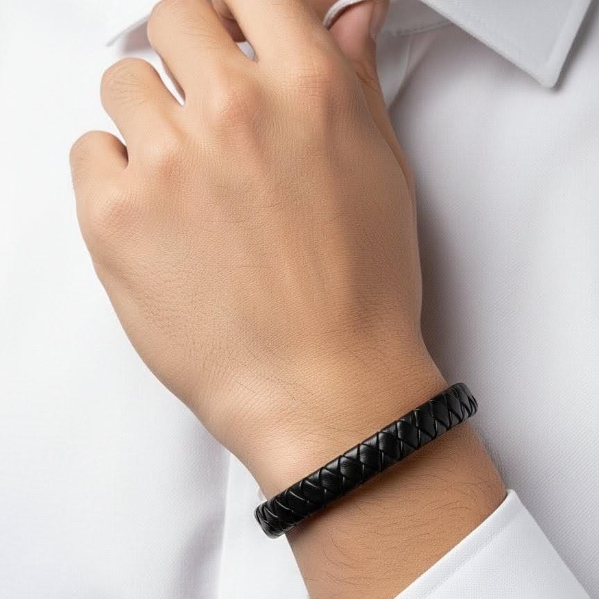 BLACK BRAIDED CLASSIC BRACELET