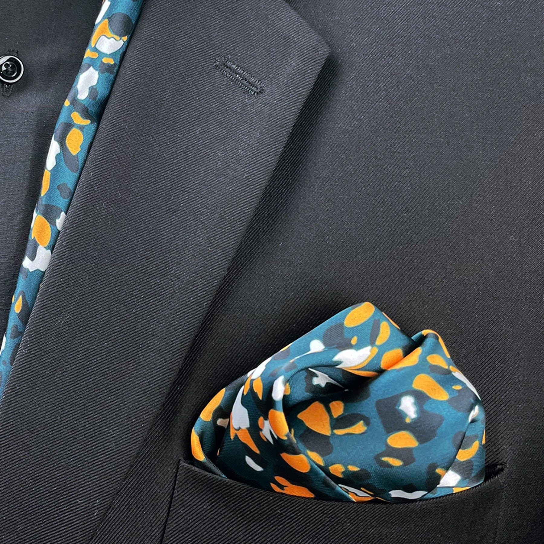 THE ARMY GREEN SILK SCARF & POCKET SQUARE SET