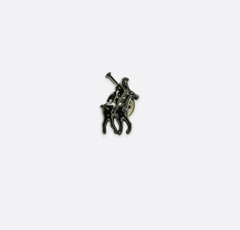 THE POLO-CHARCOAL LAPEL PIN