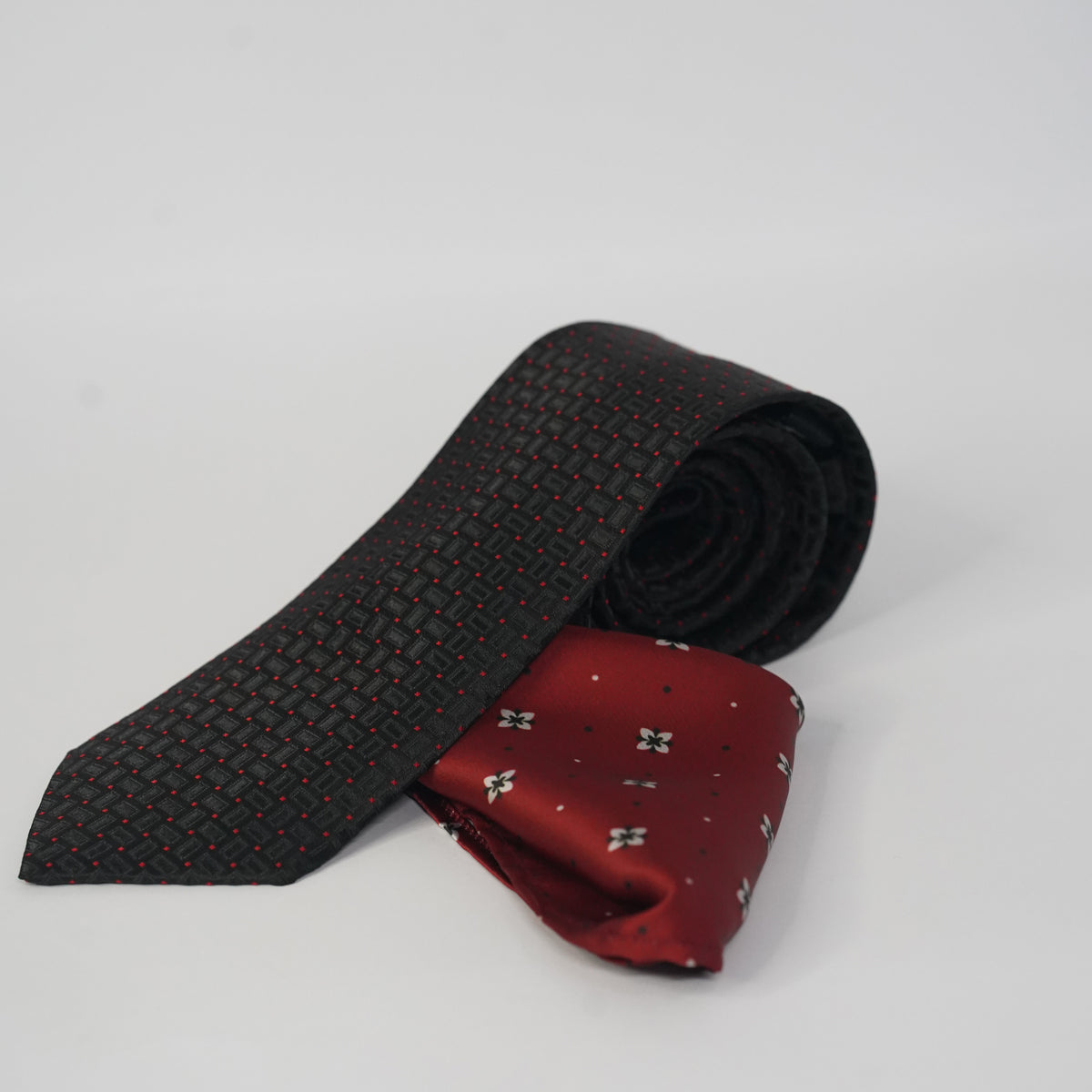 OXFORD MAROON POCKET SQUARE AND TIE SET