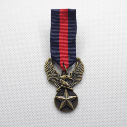 THE MILITARY MEDAL BROOCH